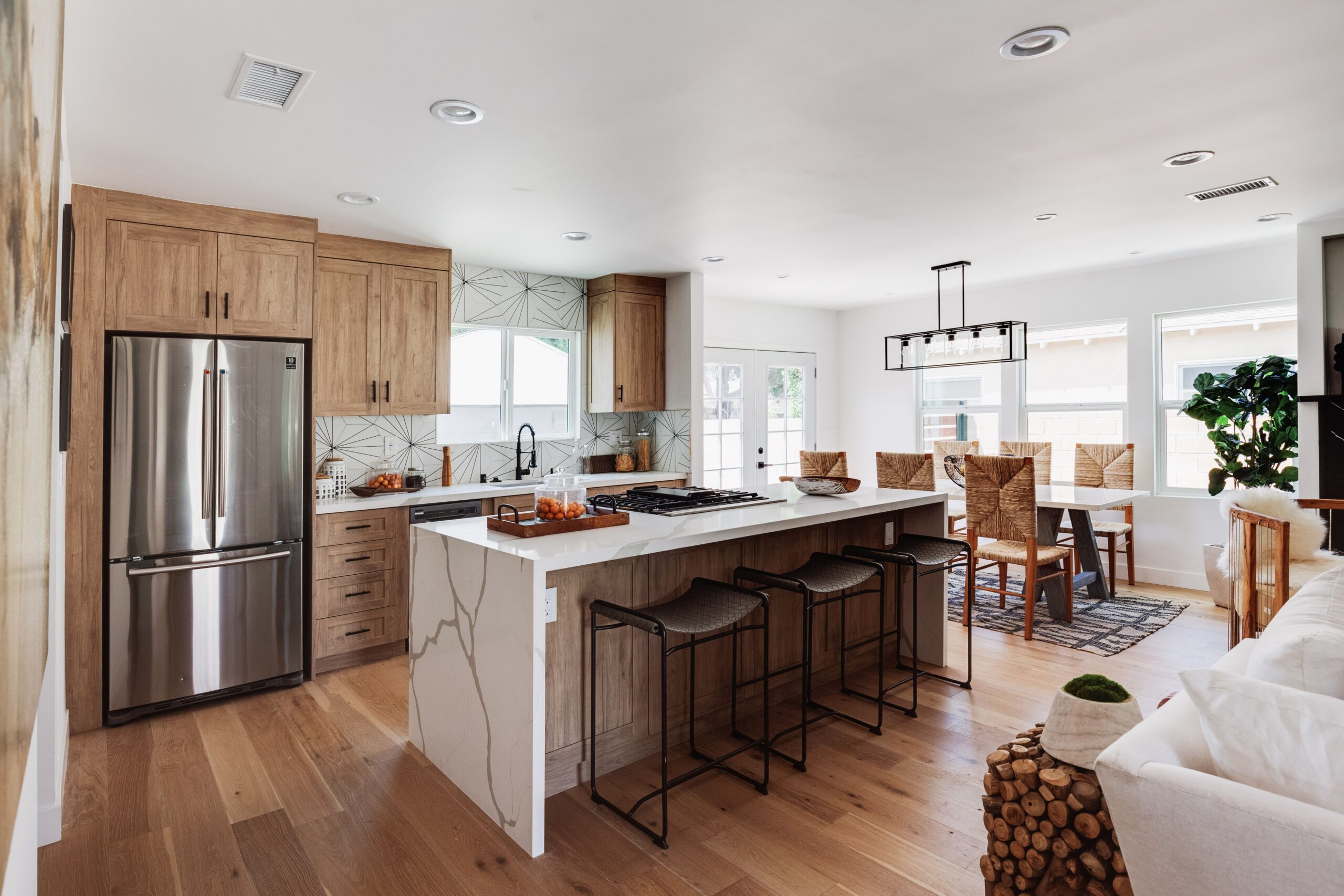 Wood kitchen wide angle, custom cabinetry by ATA Custom Cabinets, Los Angeles